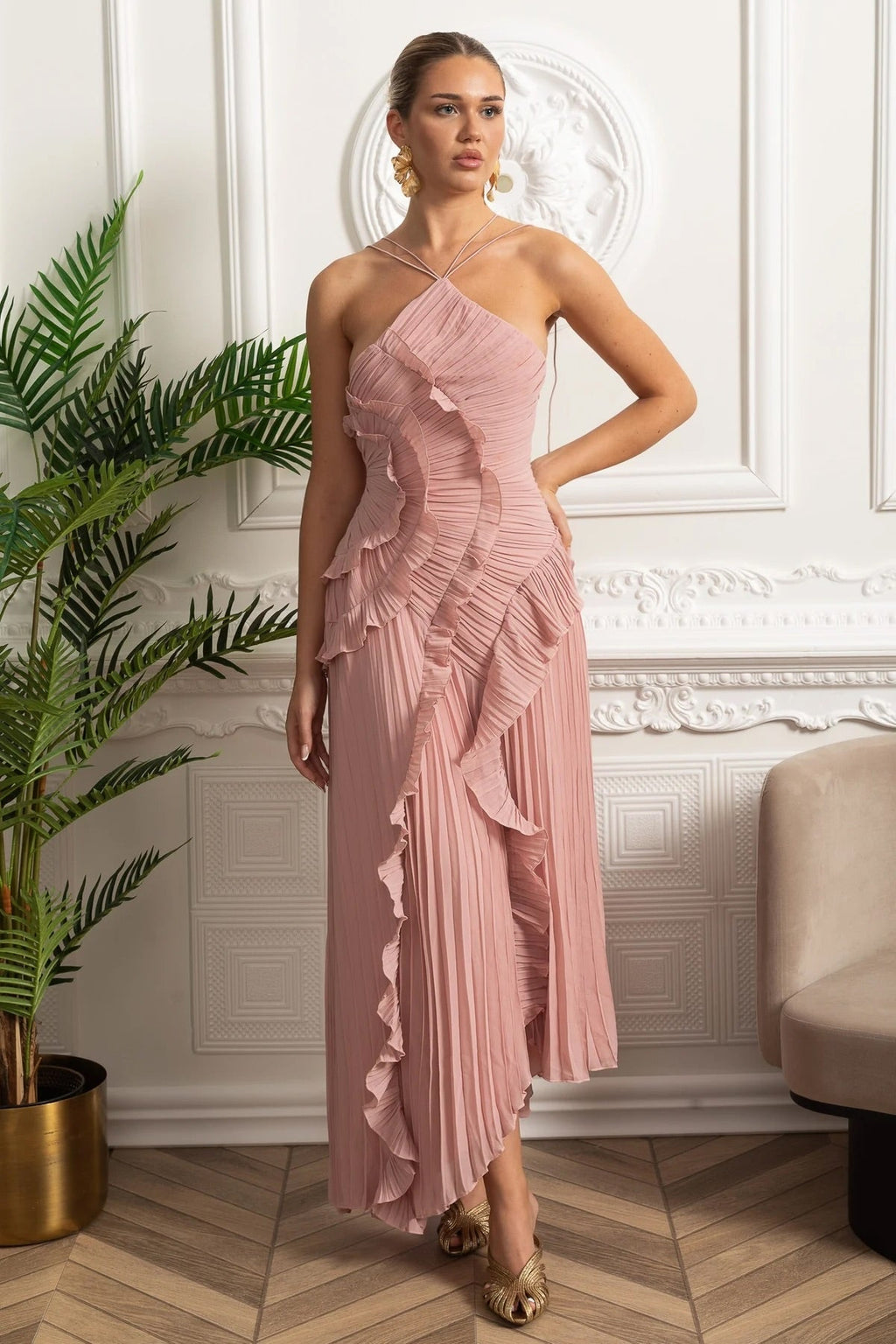 VESTIDO ARIEL MOVIMIENTO Y FEMINIDAD QUE  CAPTURAN TODAS LAS MIRADAS