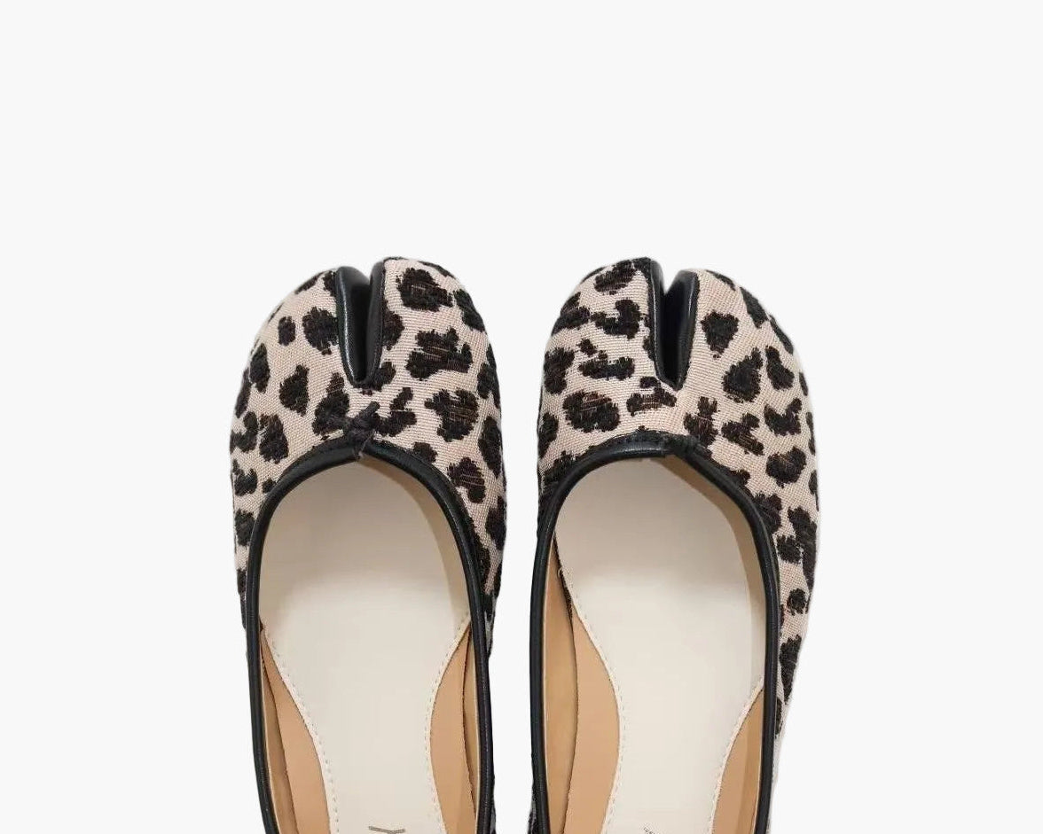 BAILARINAS PEZUÑA CON ESTAMPADO DE LEOPARDO