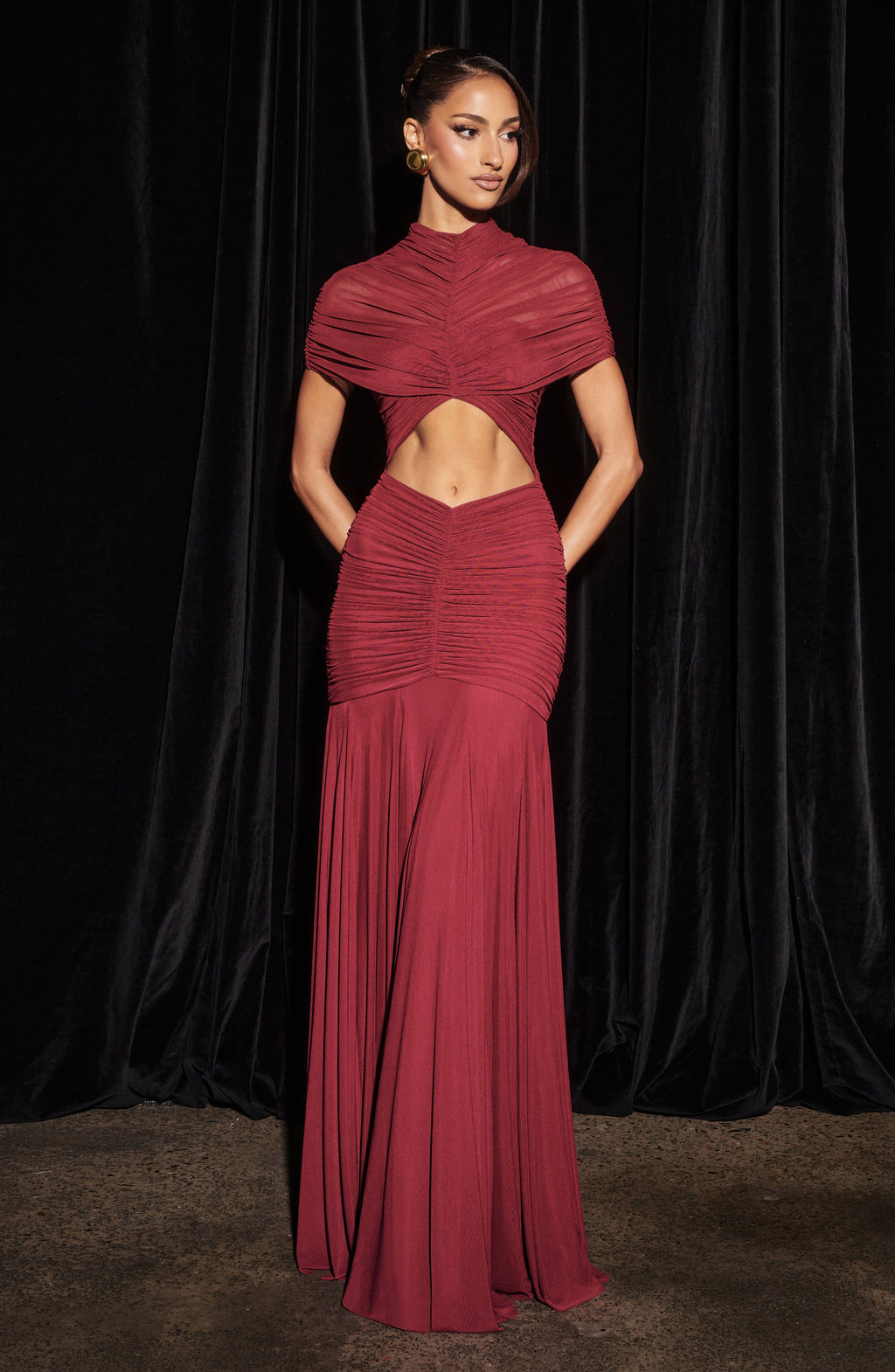 MAXI VESTIDO ANAIS SILUETA SOFISTICADA CON UN TOQUE MODERNO Y ELEGANTE