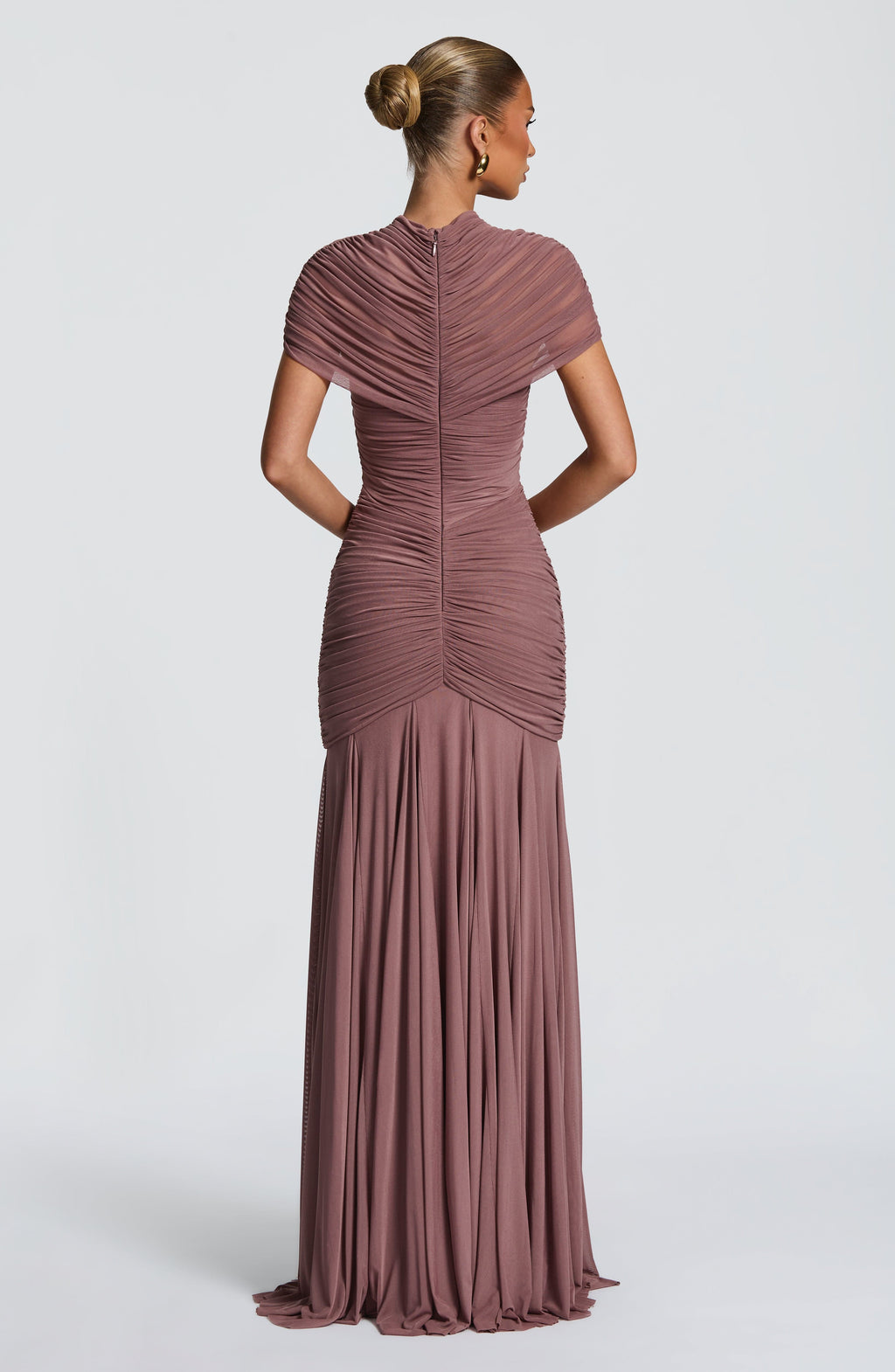 MAXI VESTIDO ANAIS SILUETA SOFISTICADA CON UN TOQUE MODERNO Y ELEGANTE