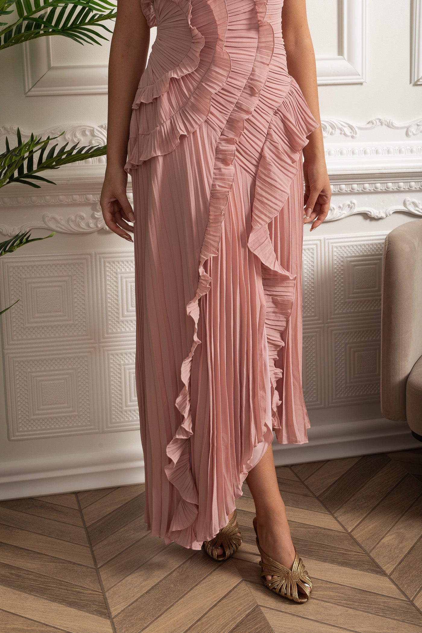 VESTIDO ARIEL MOVIMIENTO Y FEMINIDAD QUE  CAPTURAN TODAS LAS MIRADAS
