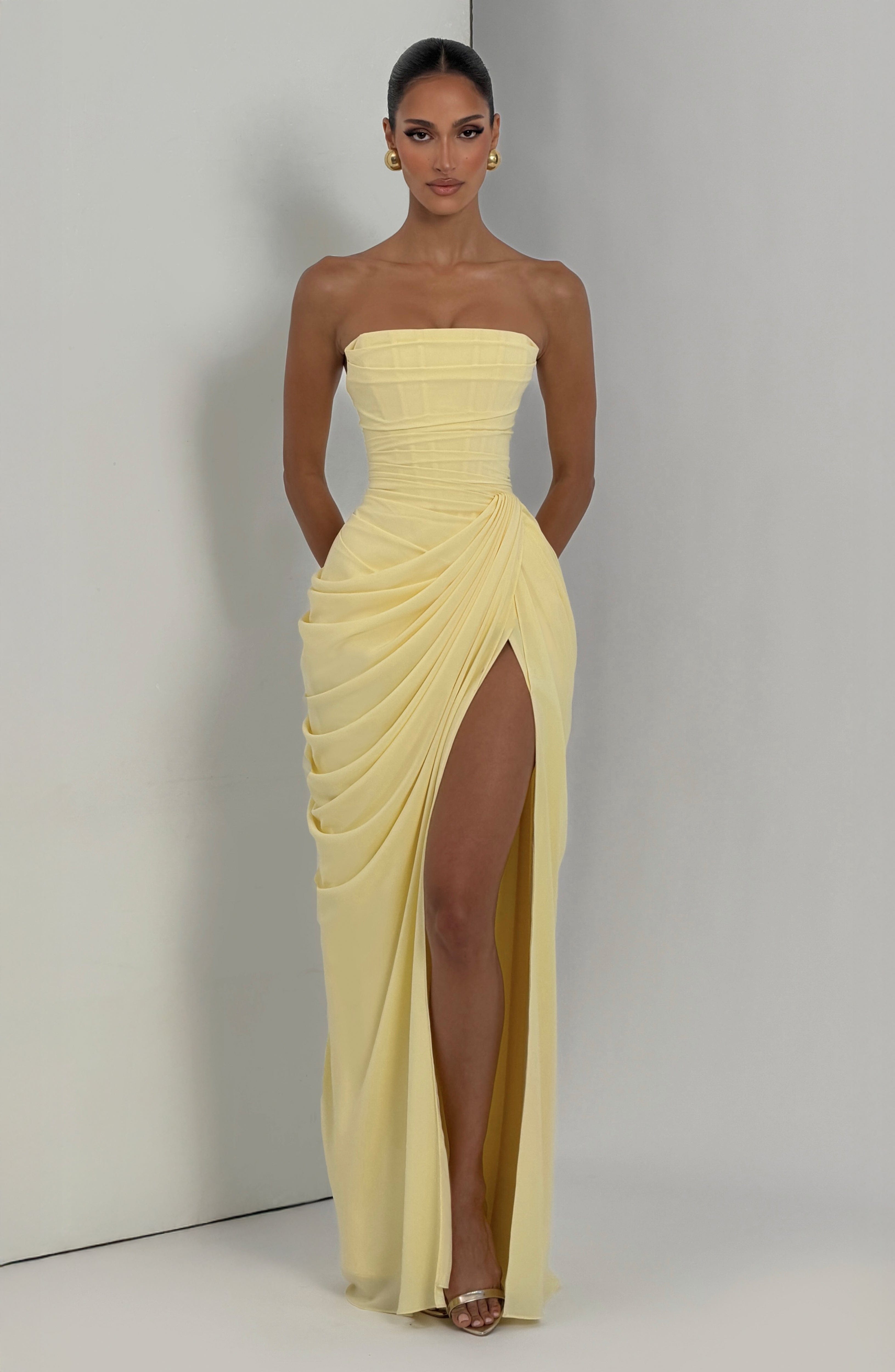 VESTIDO MALENA ELEGANCIA ESCULTURAL QUE DEFINE TU FIGURA