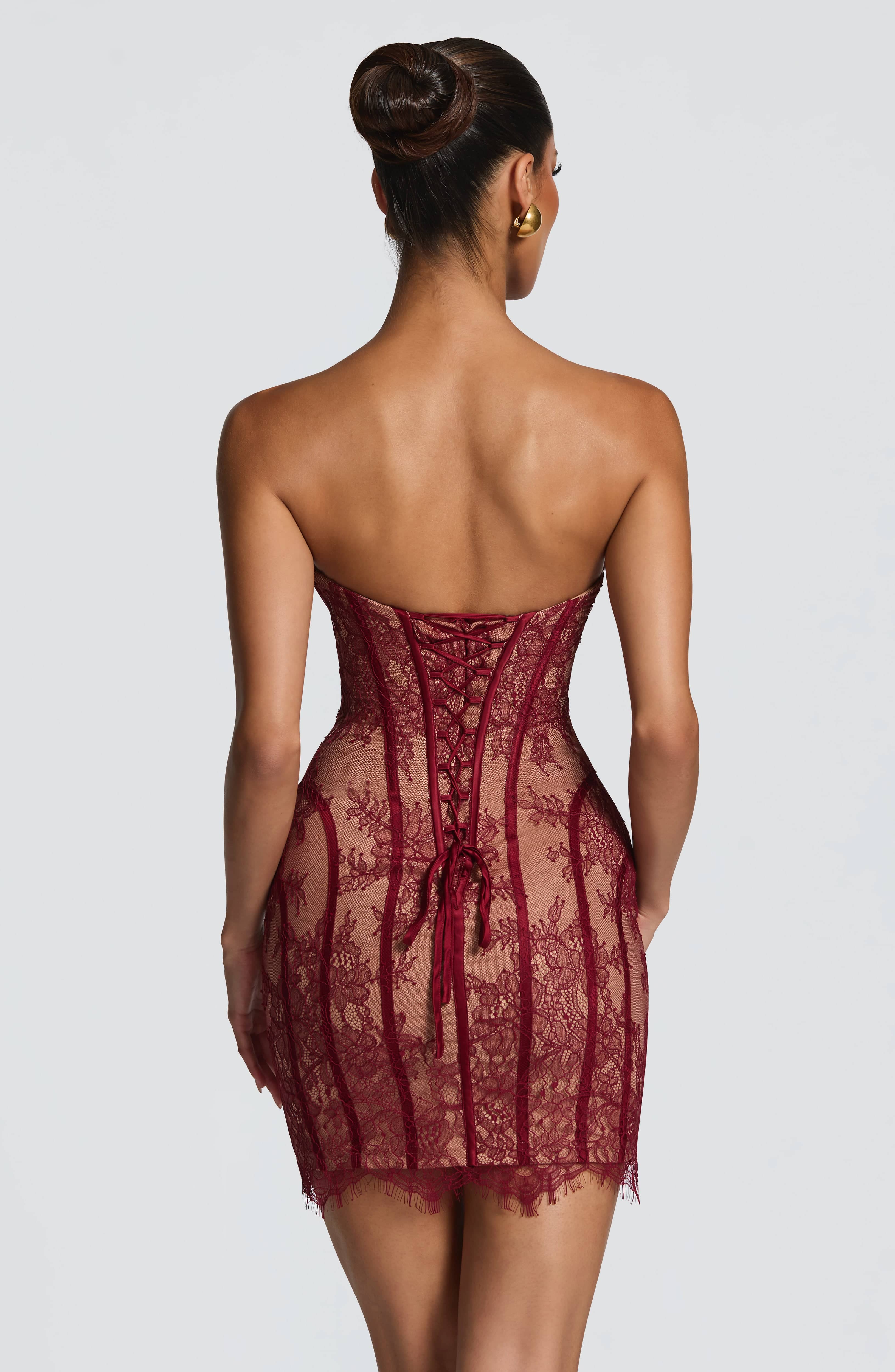 MINI VESTIDO MARA SENSUALIDAD Y CARÁCTER PARA DESTACAR SIN ESFUERZO