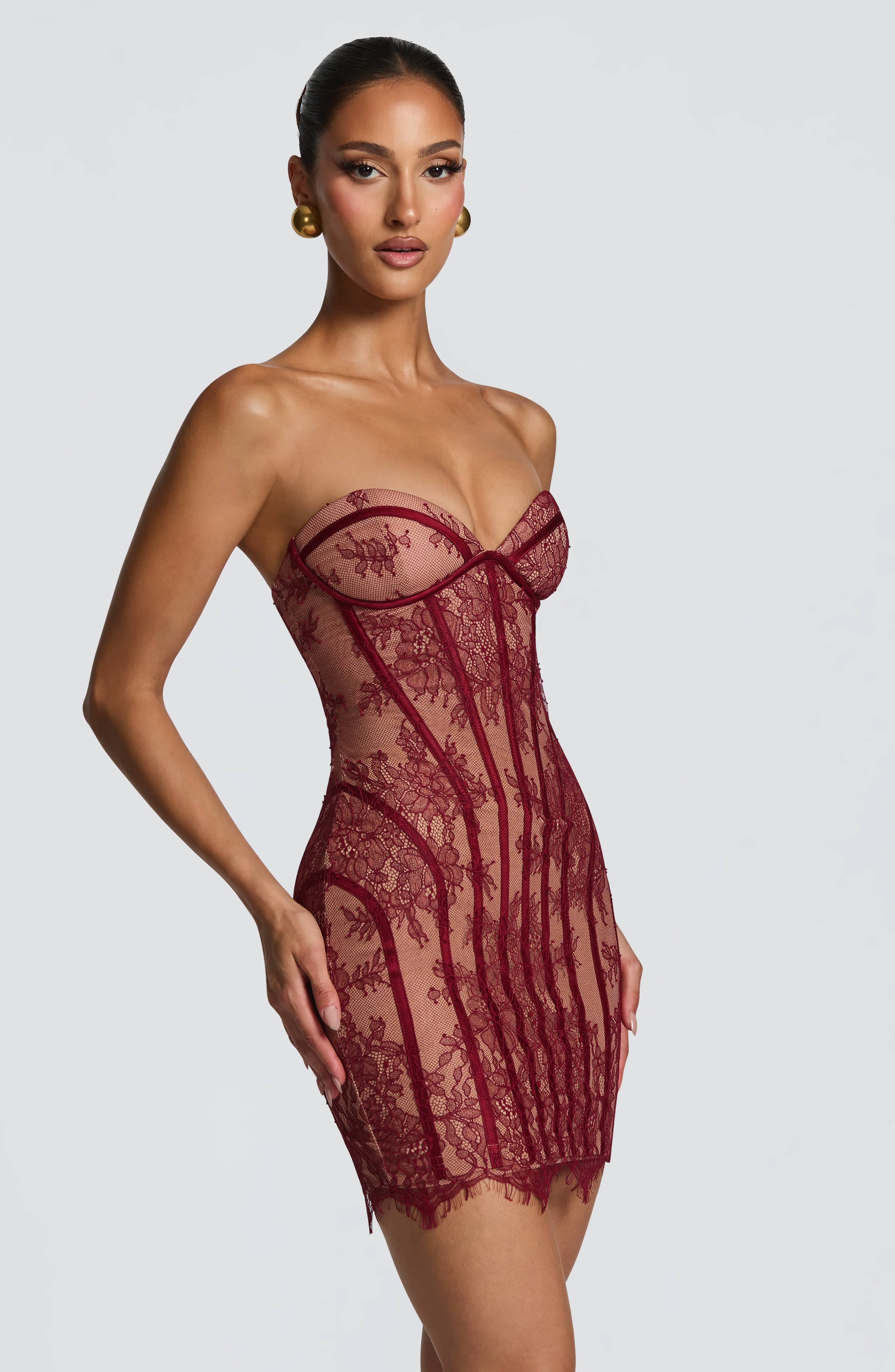 MINI VESTIDO MARA SENSUALIDAD Y CARÁCTER PARA DESTACAR SIN ESFUERZO