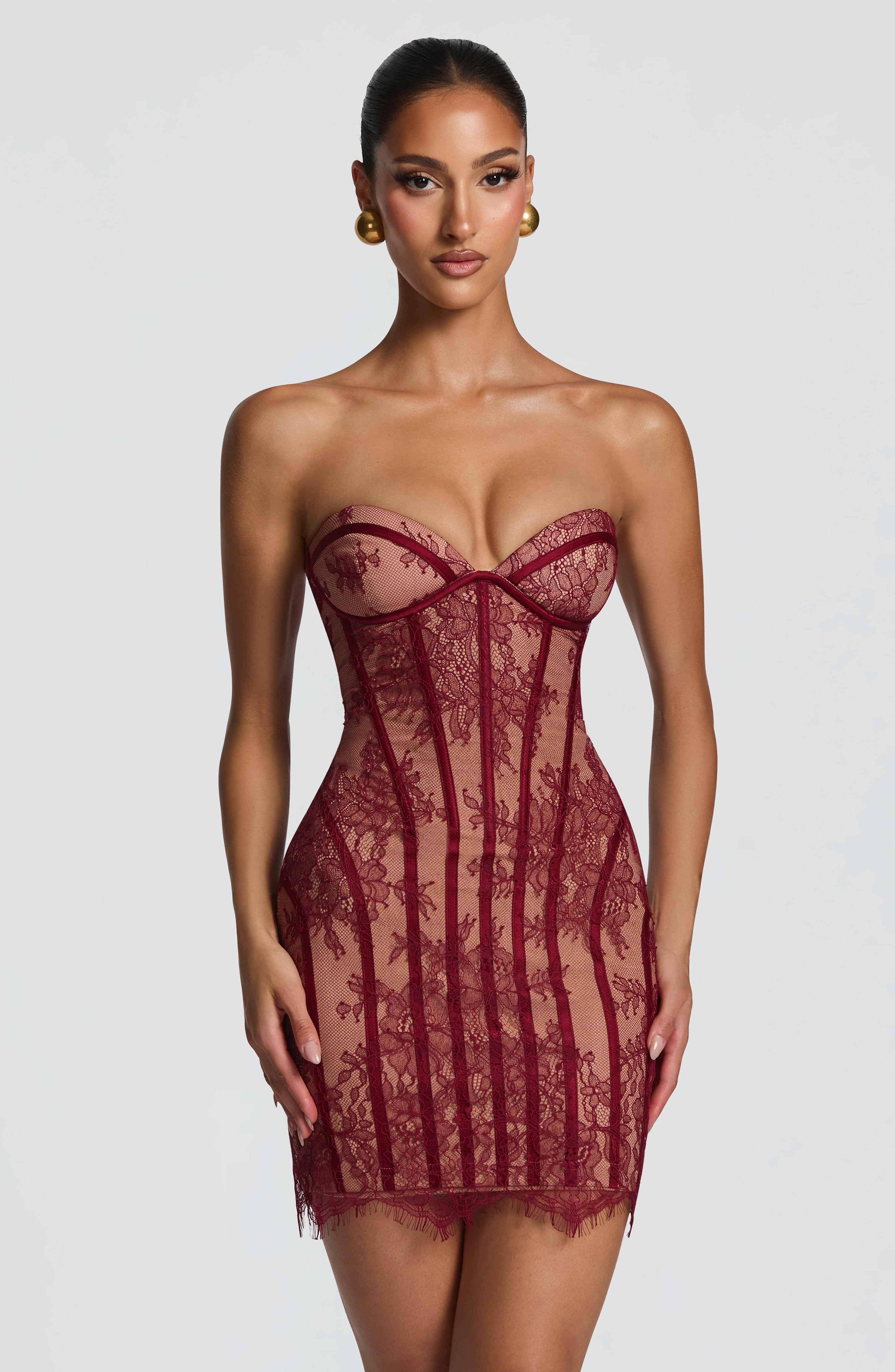 MINI VESTIDO MARA SENSUALIDAD Y CARÁCTER PARA DESTACAR SIN ESFUERZO